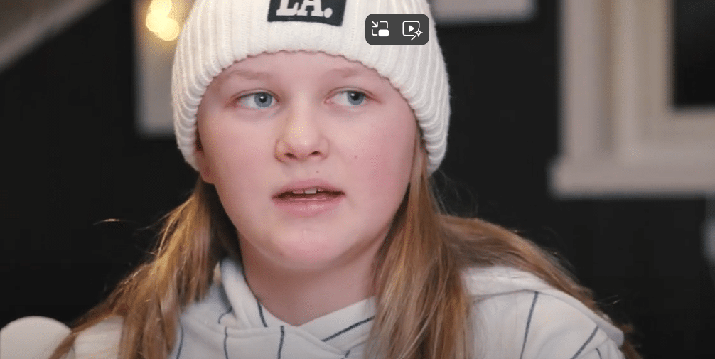 Ung jente, Leah