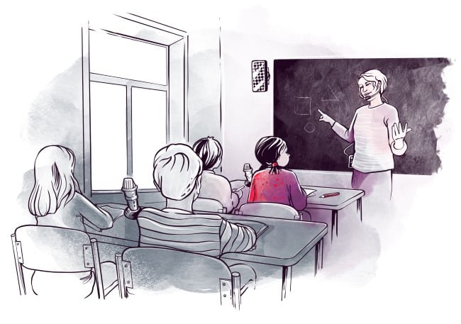 illustrasjon av elever som sitter i klasserom med mikrofoner på pulten.