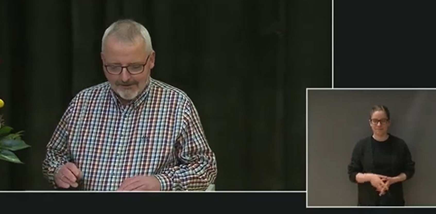 Bilde av Terje Dalen og en tolk