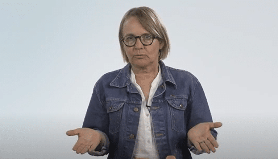 Skjermbilde dame som forteller