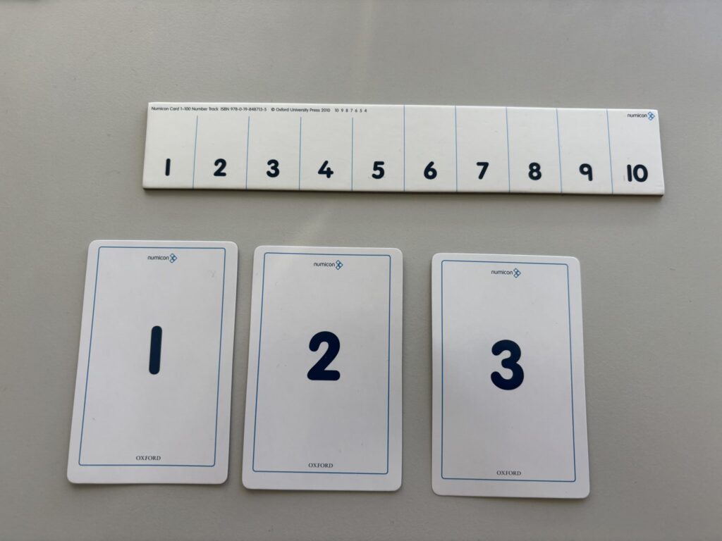 Tallinje og tall med tydelige tallsymboler
