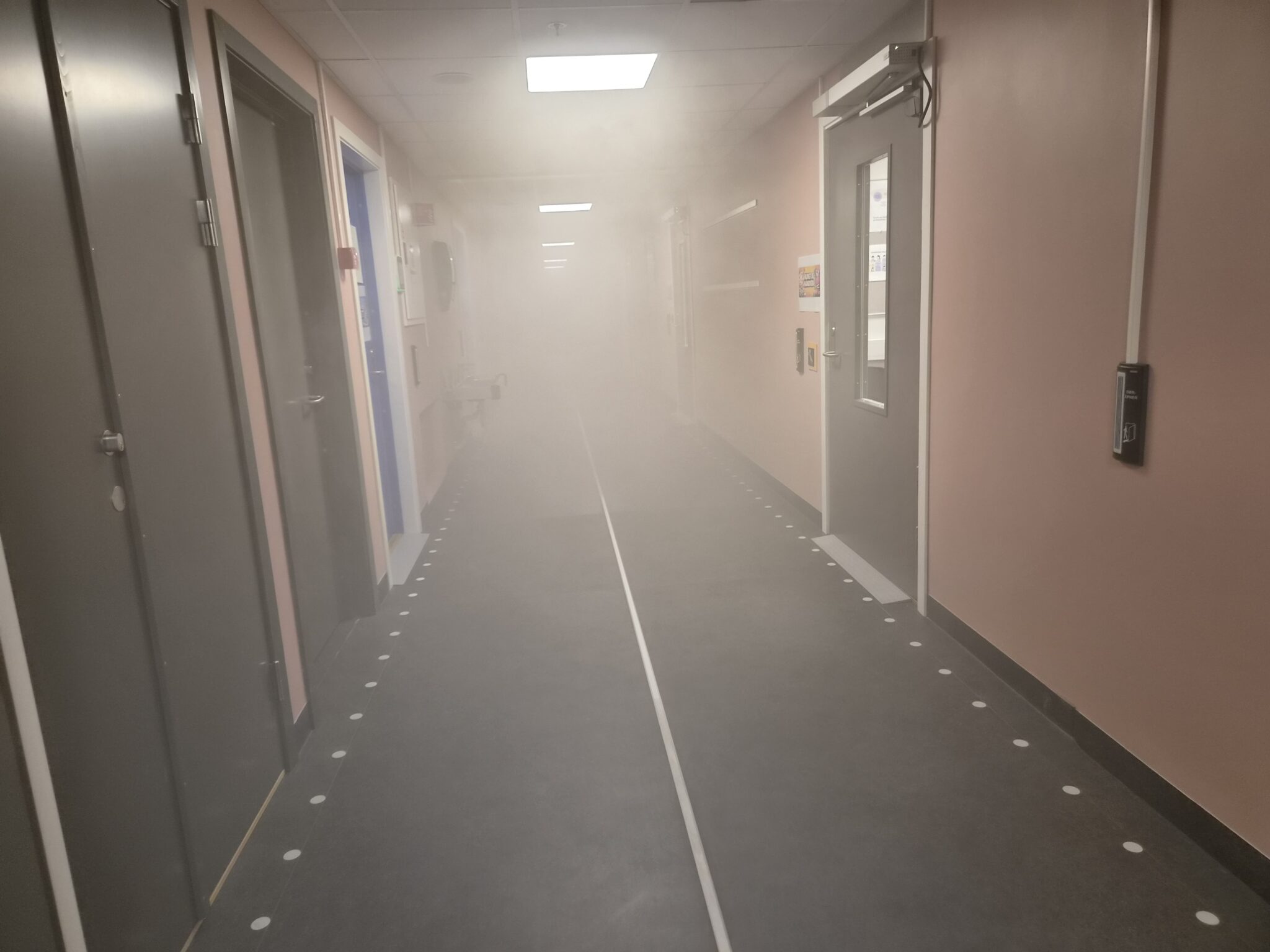 Røyk i gangen som del av brannøvelse på Diamanten skole