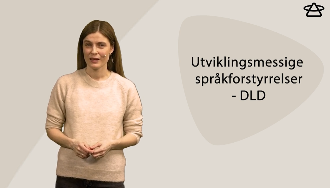 Bilde av Elisabeth Jørgensen Kolvik med tekstplakat DLD