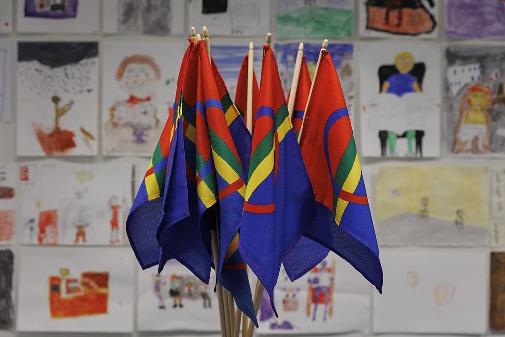 Illustrasjonsbilde av samisk flagg